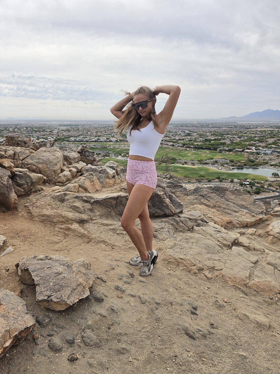 OC Modeling™ tweet media