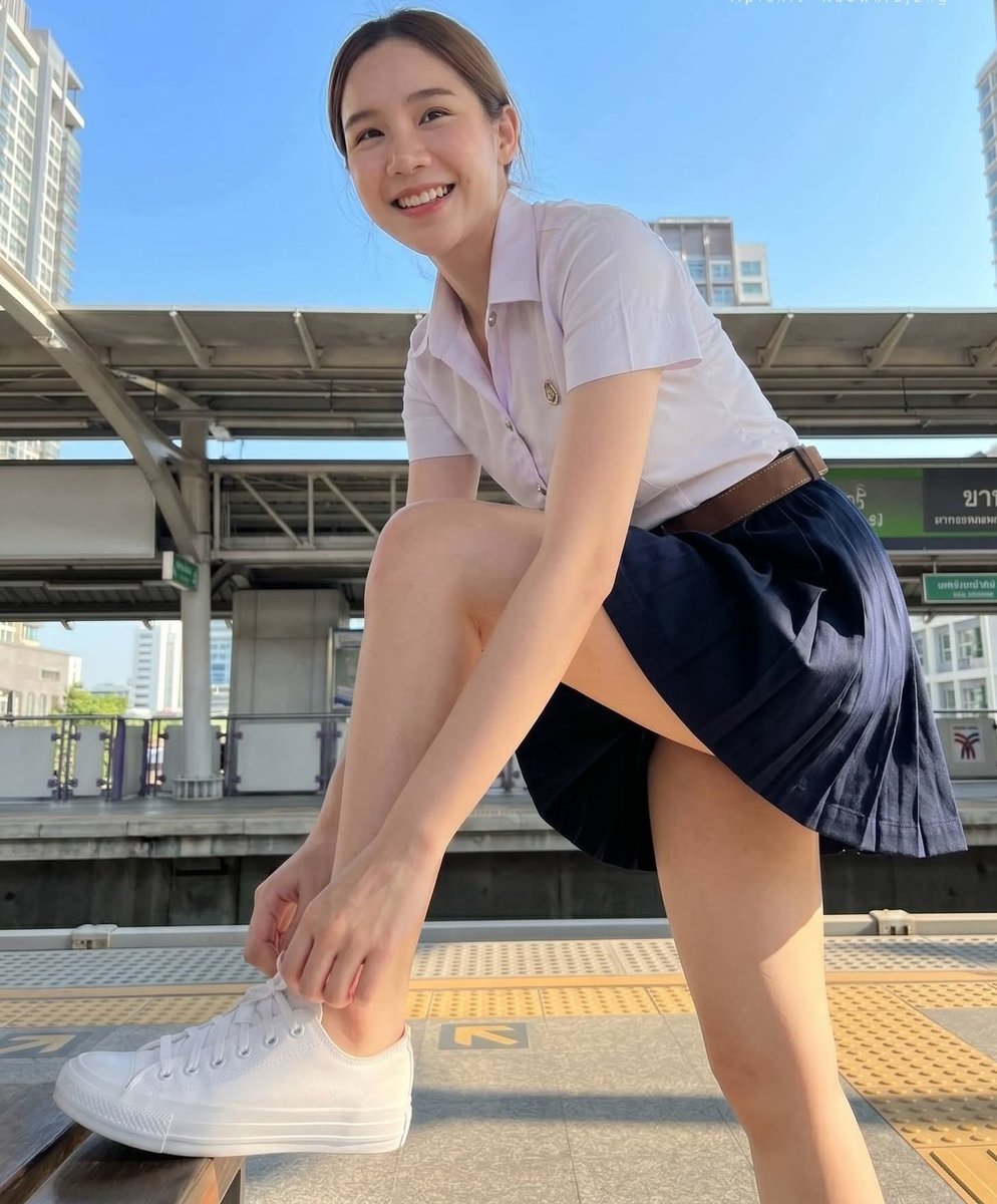หลังหอมีเรื่อง tweet media