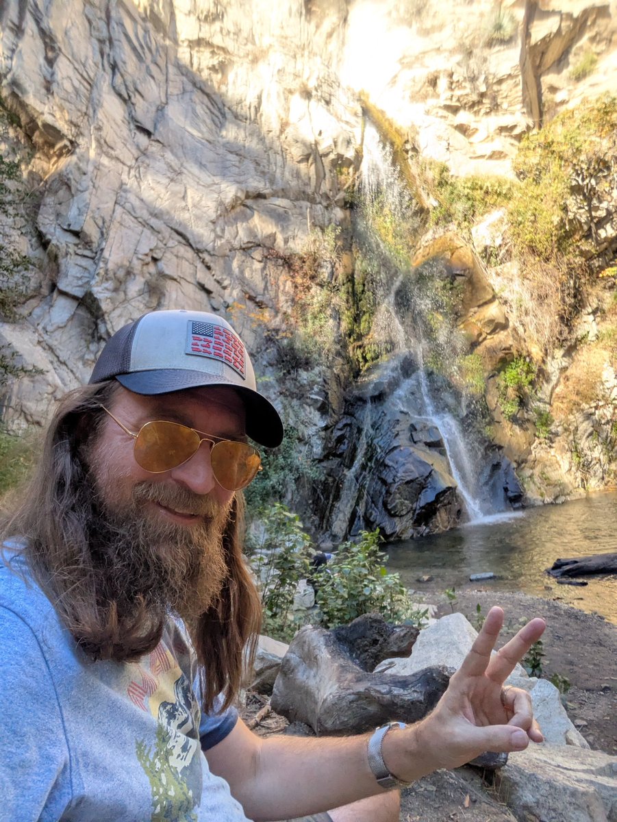 elBryan 🥃 tweet media