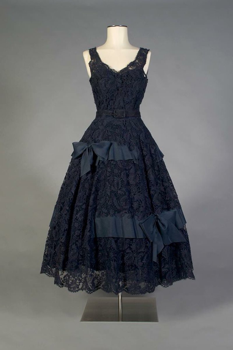 MadameGilflurt's tweet photo. Have yourself the next in our #Frockingfabulous week honouring #Balmain! #fashionhistory of 1954-1955, via KSU Museum. https://t.co/bIrbR3wcwg