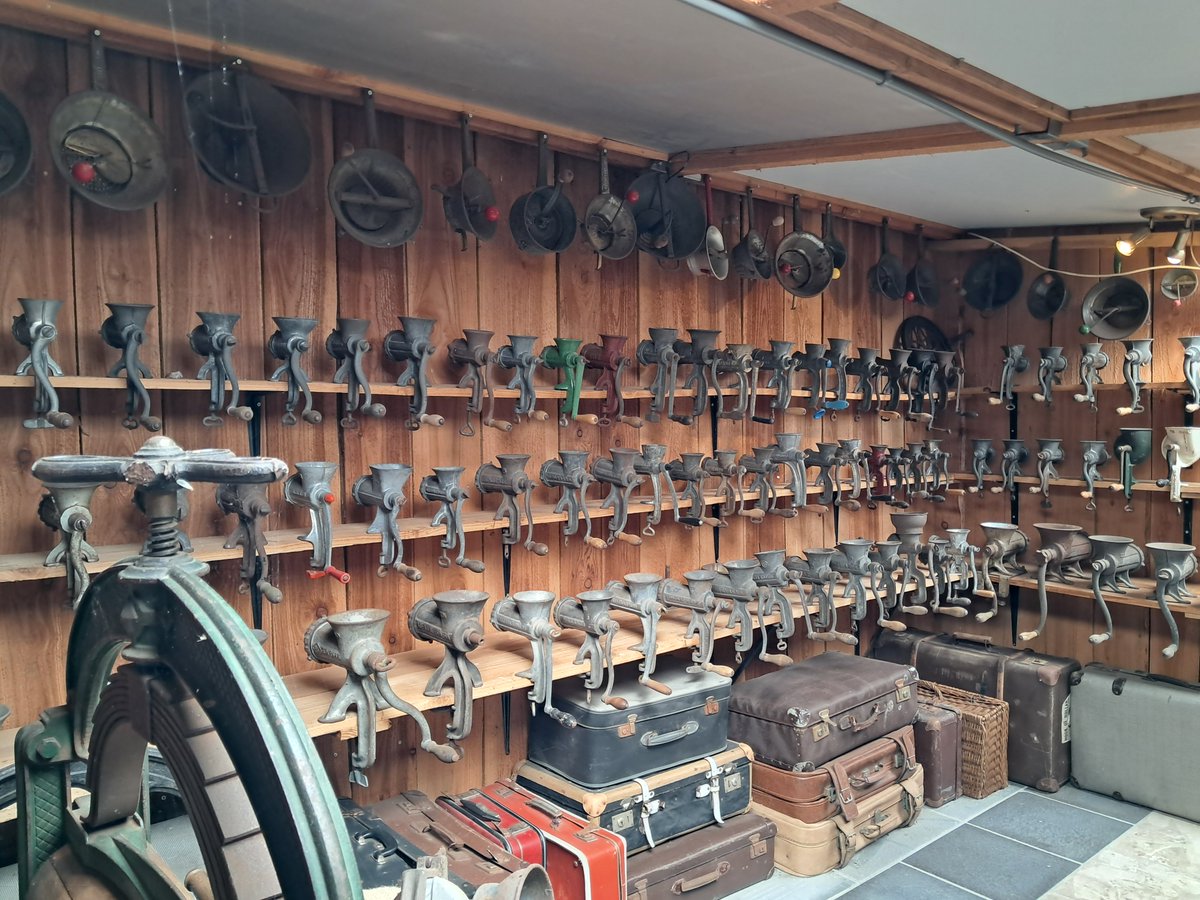 MartinB007's tweet photo. Een paar "soort van musea" die heerlijk nergens over gaan. Zie: https://t.co/TZLYX3LyyC  voor meer, en geniet ervan! https://t.co/mCrhyIFfKR