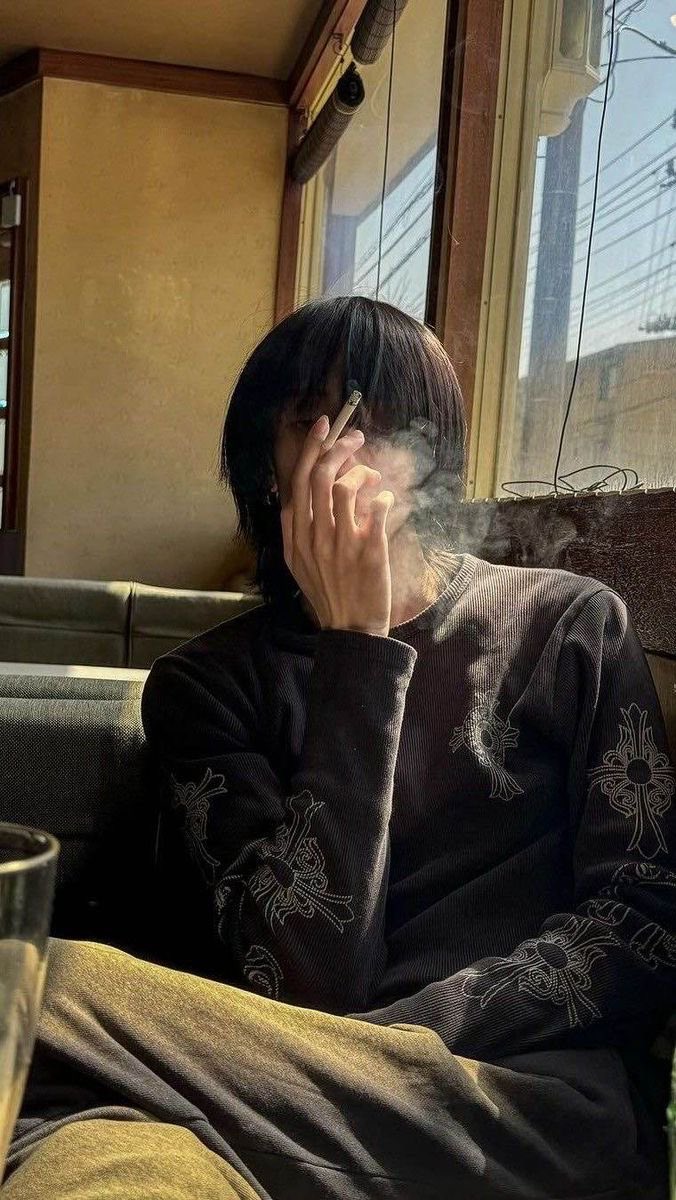 No7xer's tweet photo. 愛してくれなくていいよ愛してないから https://t.co/nQ9hVVItVr