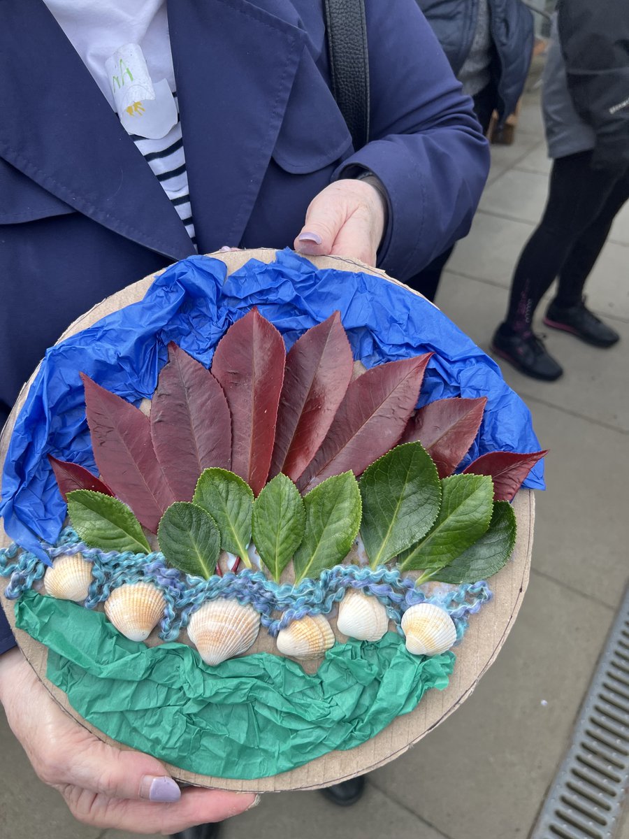 OtBcommunities's tweet photo. Gardening and getting outdoors is great for our mental wellbeing. Last week we got outdoors in Kinghorn with our Climate Wisdom project and made beautiful nature collages! #mentalhealthawarenessweek https://t.co/UQ5AKJIltl