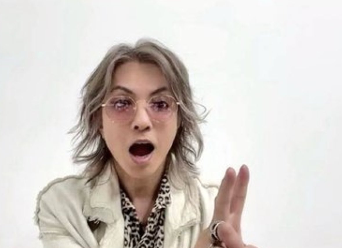 _hyxhar86's tweet photo. 決めた。プリでポーズのネタ無くなったらこれする✌🏼かわいいはいどさん https://t.co/taMi6iQsW9