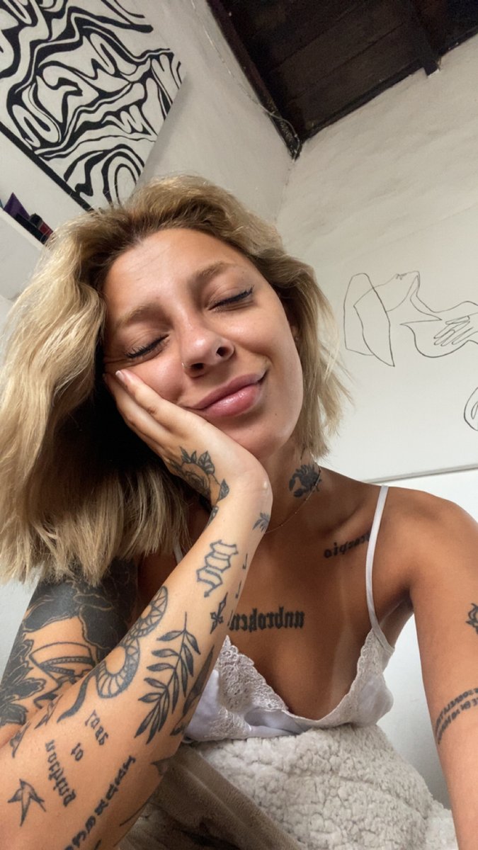 SxyBlondy tweet media