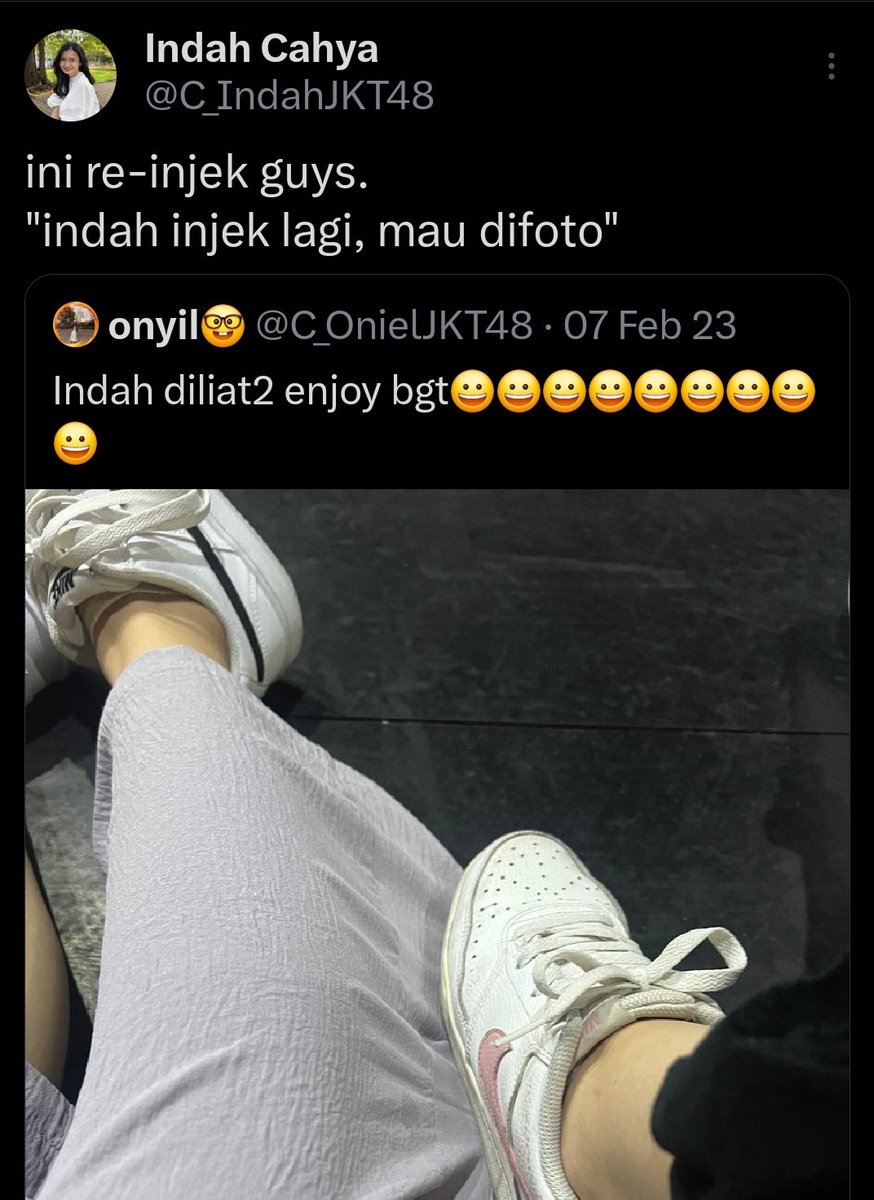ninjahattoriii_'s tweet photo. kalian ada masalah apa sih sama kaki nya oniel? 😭😭 — @C_IndahJKT48 @Ribka_JKT48 

peduli lindungi kaki mu itu — @C_OnielJKT48 https://t.co/rFeJK8hQBo