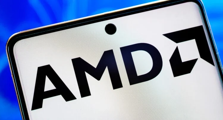 ConnerBGoodin's tweet photo. On Wednesday, AMD shares rose nearly 3% in pre-market trading as global demand for artificial intelligence (AI) technology reached new highs. This surge broke a brief market slump, demonstrating that demand for high-performance chips is stronger than ever. With the industry rapidly evolving, this recovery suggests the AI ​​boom is only going to intensify.

AMD Leads the Hardware Trend
AMD's technology has become the preferred choice for building advanced AI systems. Huge market demand has driven its stock price soaring, with more investors betting on its long-term success. This growth momentum echoes the performance of Intel, whose shares rose 4% in early trading today. Intel has been particularly strong recently, with its market capitalization increasing more than fivefold in the past year alone.

UBS Remains Confident in AI
Financial experts tell the market that the long-term prospects for these chipmakers remain very bright. Mark Heifel, head of UBS Global Wealth Management, pointed out that market demand for this technology will only grow stronger. He wrote, "We remain convinced of the long-term upside potential of the AI ​​investment theme, with recent reports from global tech companies indicating strong AI demand, accelerating cloud computing growth, and increasing capital expenditures." This confidence is driving the current rally.

Should you buy, hold, or sell AMD stock?

AMD stock is generally rated "Strong Buy." The 12-month average price target for AMD stock is $449.21, implying a 0.2% upside from the current price.

This is a personal opinion and not a trading signal.