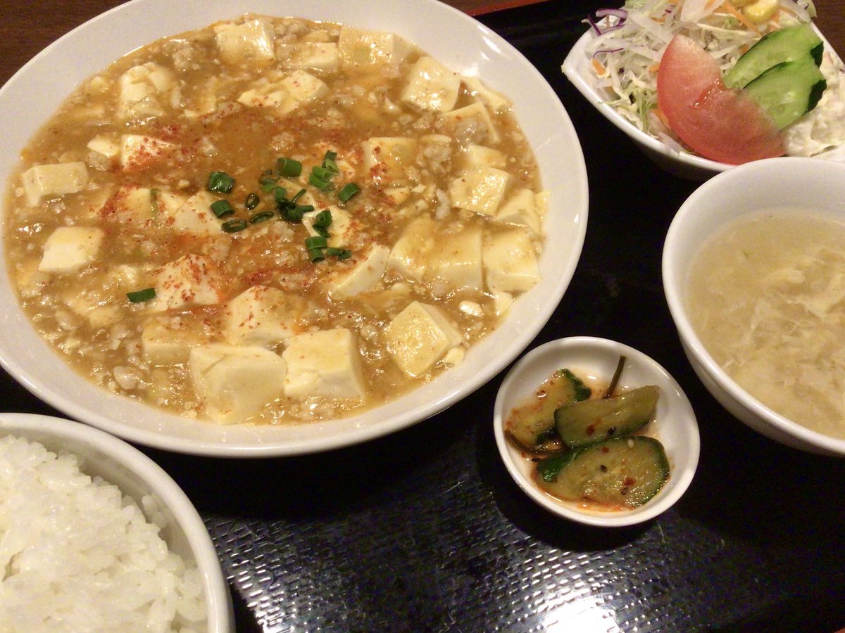 chukakenshin's tweet photo. こんばんは中華彩館剣心です！
今週の週替わり定食は「塩麻婆豆腐定食」
になります🧂
(ライス、スープ、サラダ、おしんこ付き)
税込1.200円でご用意しております😋
5月18日(月)までのご提供です！
皆さまのご来店お待ちしております🤗

日差しが強くなってきましたね☀️
紫外線対策し始めなきゃ👒🕶️ https://t.co/Sfc5jki3Rk