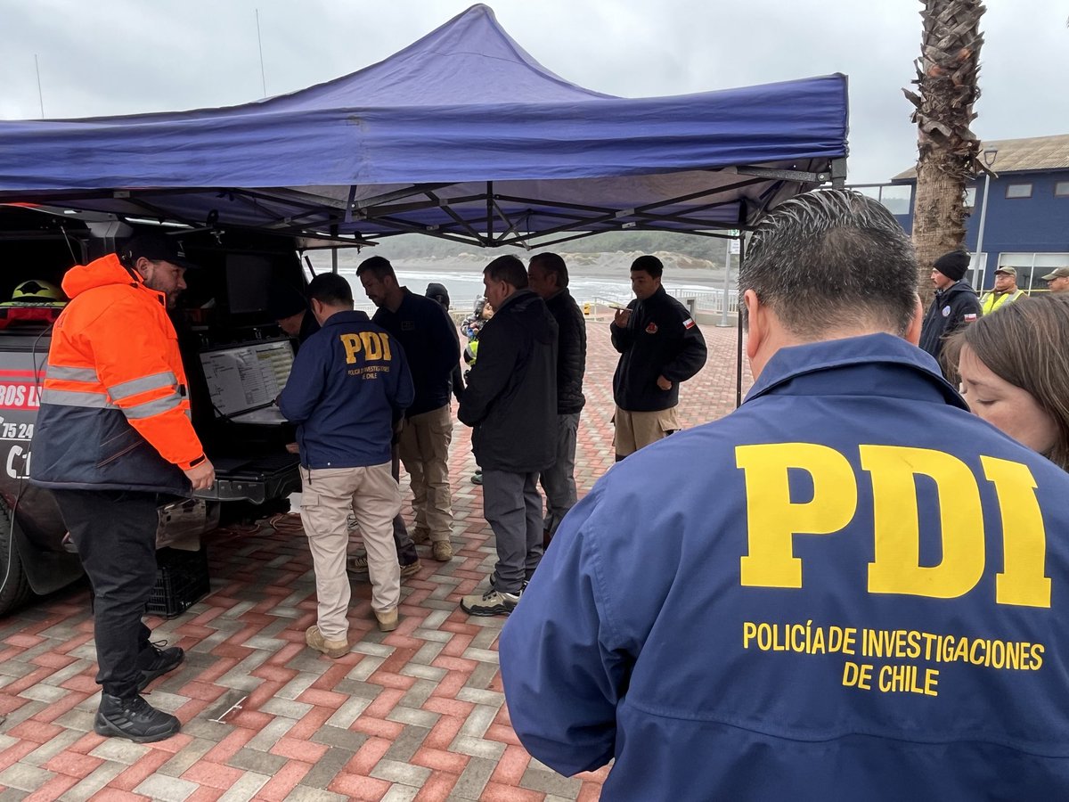 DPPCurico's tweet photo. A primera hora de este miércoles, se dio inicio a una nueva jornada de búsqueda del pescador Nicolás Gacitúa, al cumplirse 10 días desde su desaparición. 

@PDI_Maule @Carab_Maule @munivichuquen @Armada_Chile @BomberosdeChile https://t.co/fSkszXgeH7