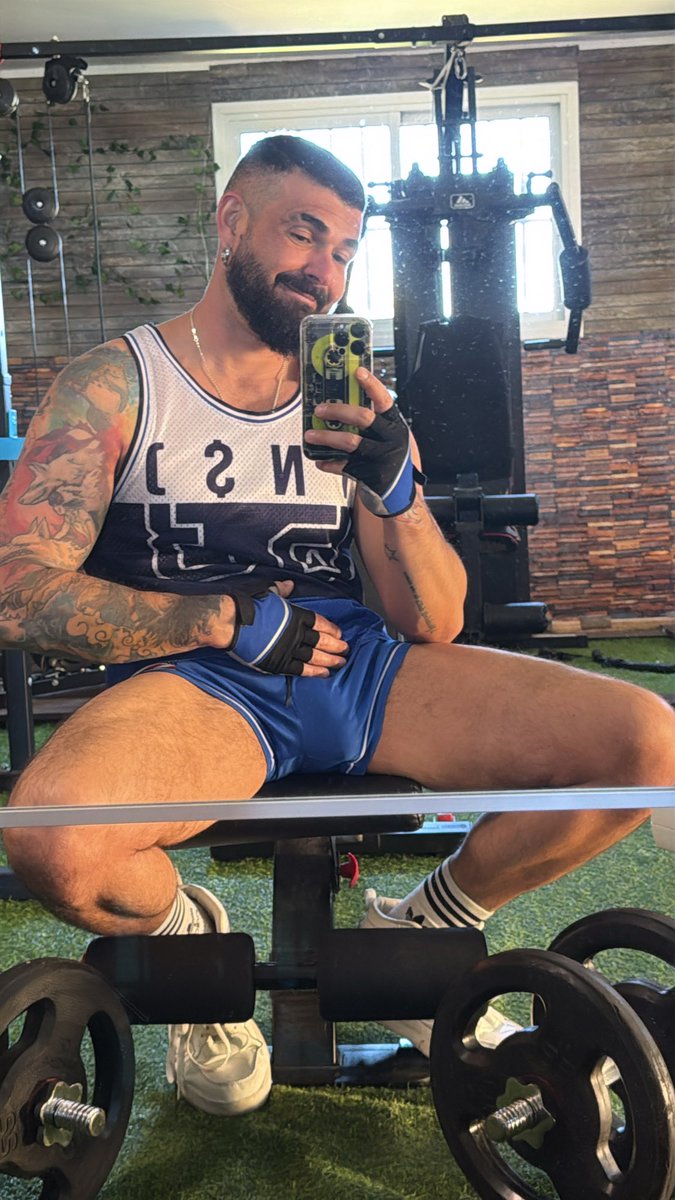 Trykky_'s tweet photo. Versión completa solo para X y @Grindr  💙 Feliz miércoles 💙 https://t.co/lfrM3oTSVm