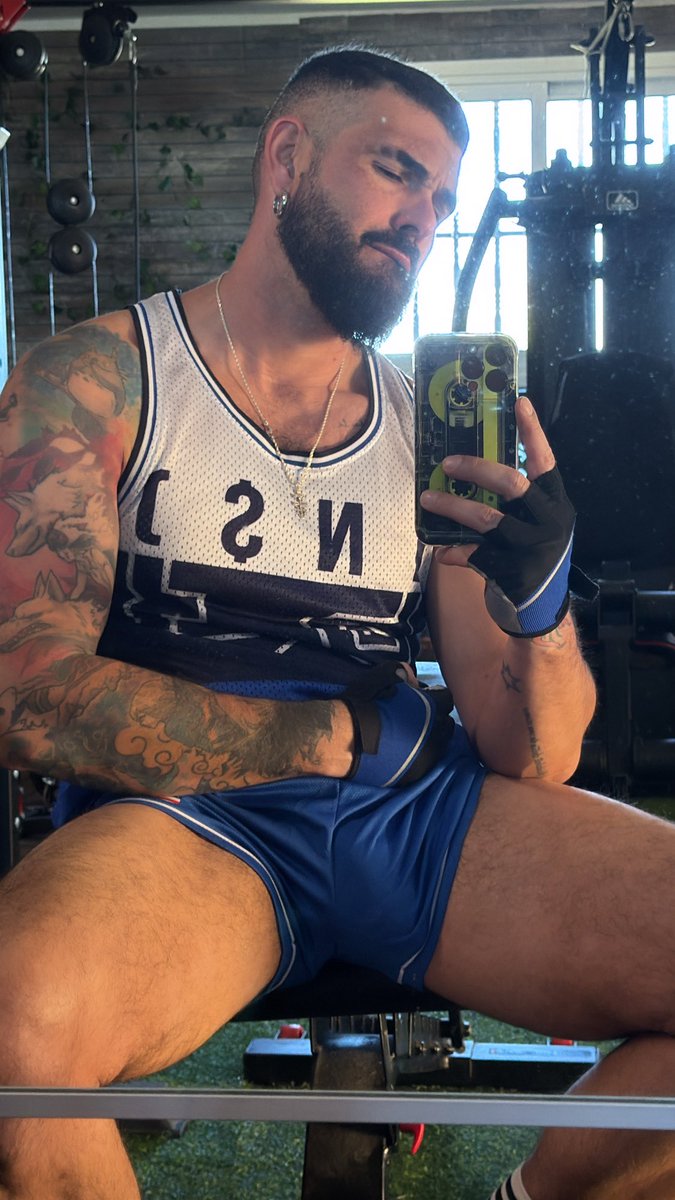 Trykky_'s tweet photo. Versión completa solo para X y @Grindr  💙 Feliz miércoles 💙 https://t.co/lfrM3oTSVm