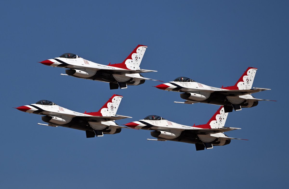 AgcDet's tweet photo. ThunderBirds Demo practice      2026.03.21 at Luke AFB https://t.co/I8Ojz3iQP3