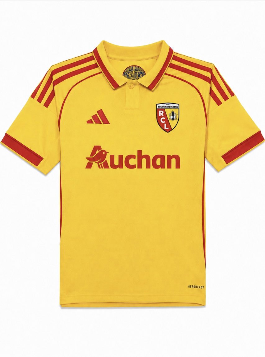 AxelFlanquart's tweet photo. @ActuFoot_ @Footy_Headlines C’est quand même pas dur de sortir un maillot dans le même esprit mais plus travaillé… https://t.co/vmpxPF6bhk