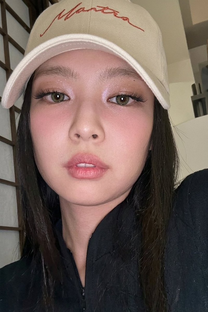 Jennie Kim tweet media