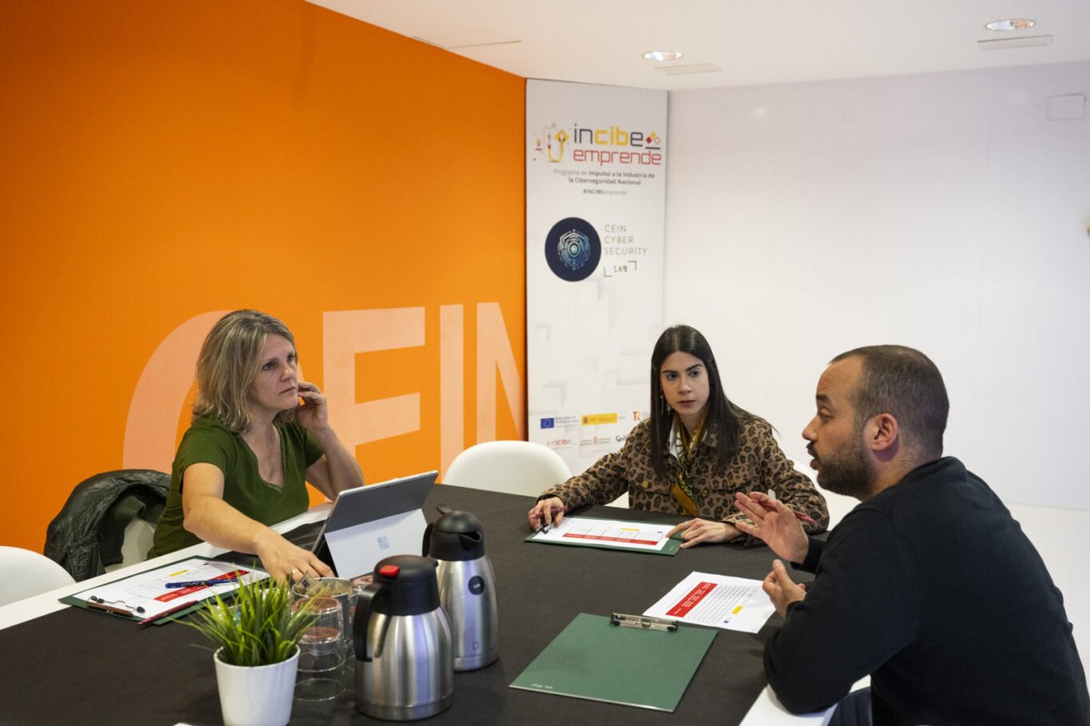 Navarra Cybersecurity Center tweet media