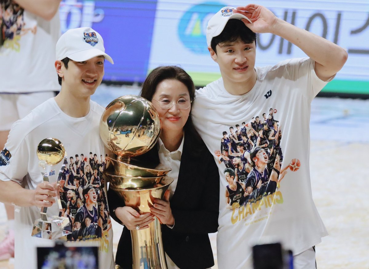 heohyungje's tweet photo. Best day ever🩵
🏆💍 https://t.co/cISkO77Eok