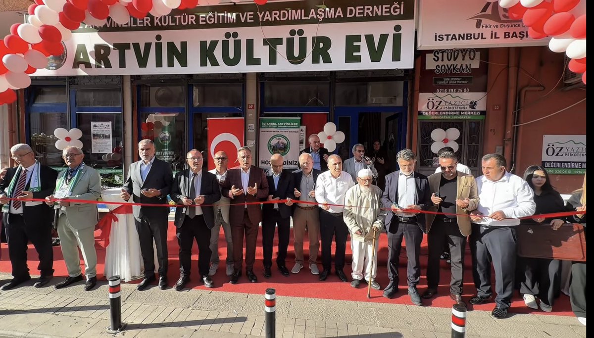 DevaSultanbeyli's tweet photo. İlçemizde açılışı gerçekleştirilen Artvin Kültür Evi programına, İlçe Başkanımız Selçuk Ballıkaya katılım sağladı.

Hemşehri dayanışmasını güçlendirecek, kültürel değerlerimizin yaşatılmasına katkı sunacak olan kültür evinin ilçemize hayırlı olmasını diliyoruz. https://t.co/IqOJAEIxAA