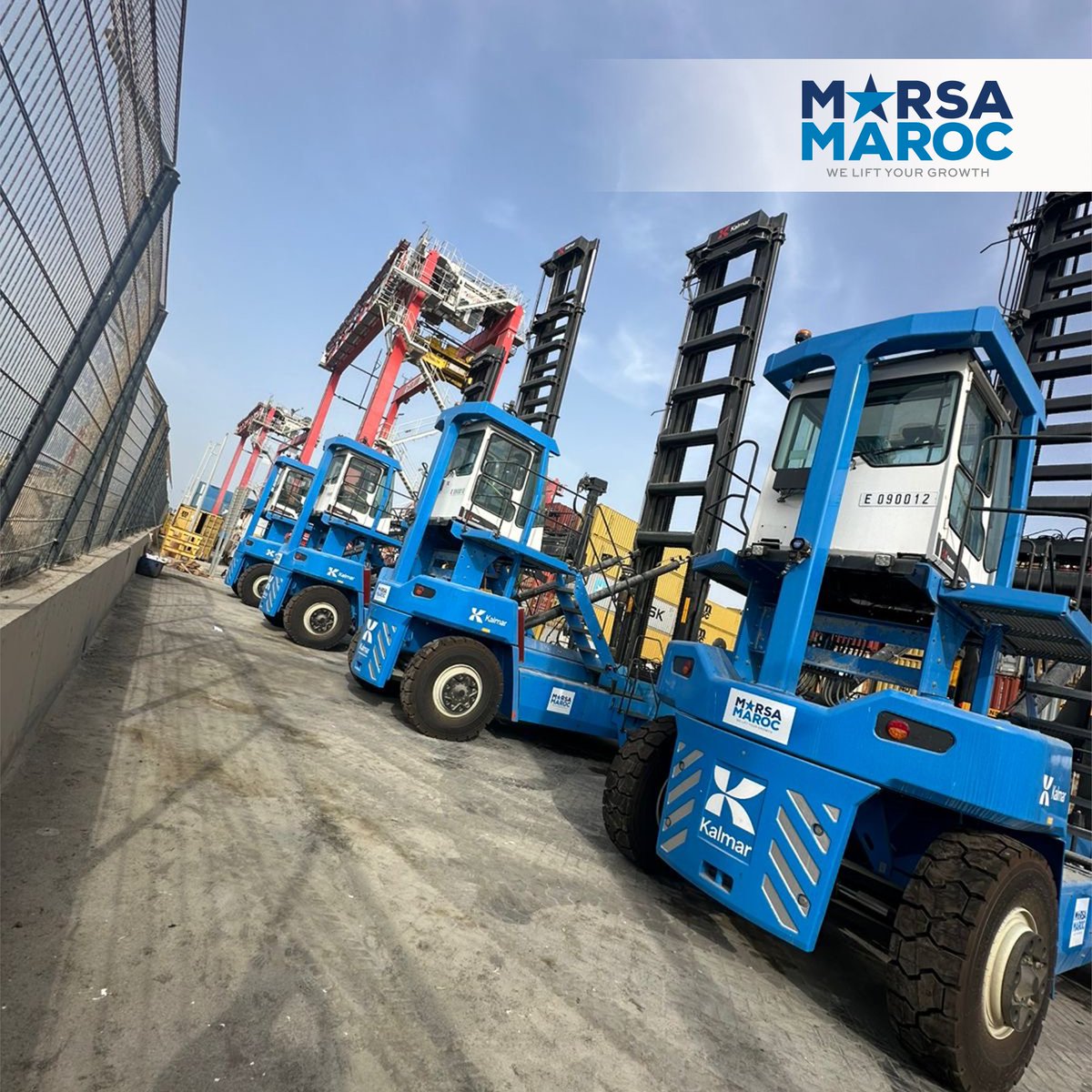 MarsaMarocGroup's tweet photo. Marsa Maroc renforce son parc équipement avec la mise en service de trois Reach-Stackers et quatre chariots élévateurs frontaux au niveau de la Direction de l’Exploitation au Port de Casablanca – Trafic Conteneur et Roulier.
Cette nouvelle acquisition contribuera au renforcement des capacités opérationnelles des terminaux à conteneurs du port et à l’amélioration de leur performance.

#MarsaMaroc #PortOperation #WeLiftYourGrowth