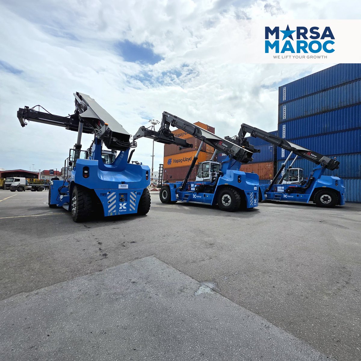 MarsaMarocGroup's tweet photo. Marsa Maroc renforce son parc équipement avec la mise en service de trois Reach-Stackers et quatre chariots élévateurs frontaux au niveau de la Direction de l’Exploitation au Port de Casablanca – Trafic Conteneur et Roulier.
Cette nouvelle acquisition contribuera au renforcement des capacités opérationnelles des terminaux à conteneurs du port et à l’amélioration de leur performance.

#MarsaMaroc #PortOperation #WeLiftYourGrowth