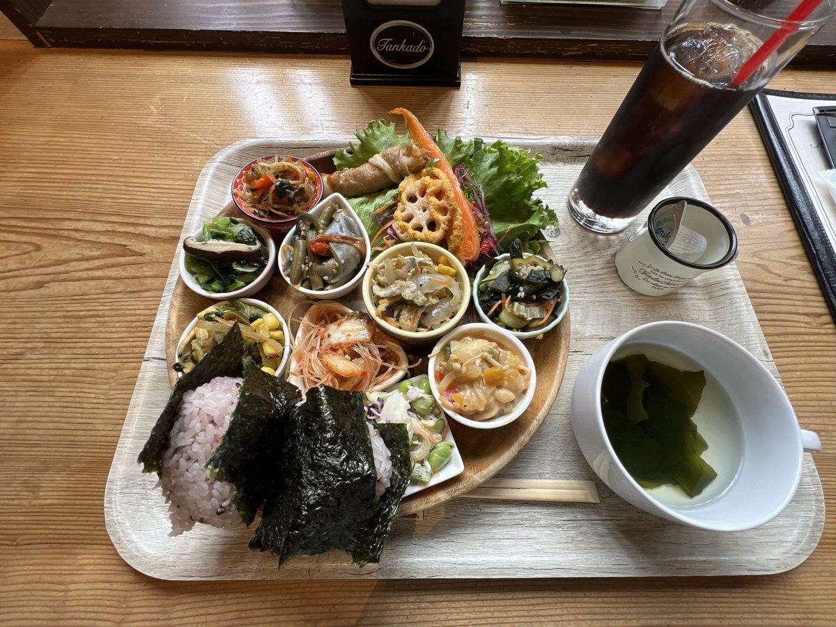 tabi_daibutsu's tweet photo. 薬屋がやってるカフェのランチ。
ヘルシープレートと名乗りながら暴力的な量の野菜料理が出てくる。退店時には予約の人しか入店できなくなったので予約した方が無難。(富山駅近く)

◾️富山2026年4月 https://t.co/tN7i2Dz4Tc