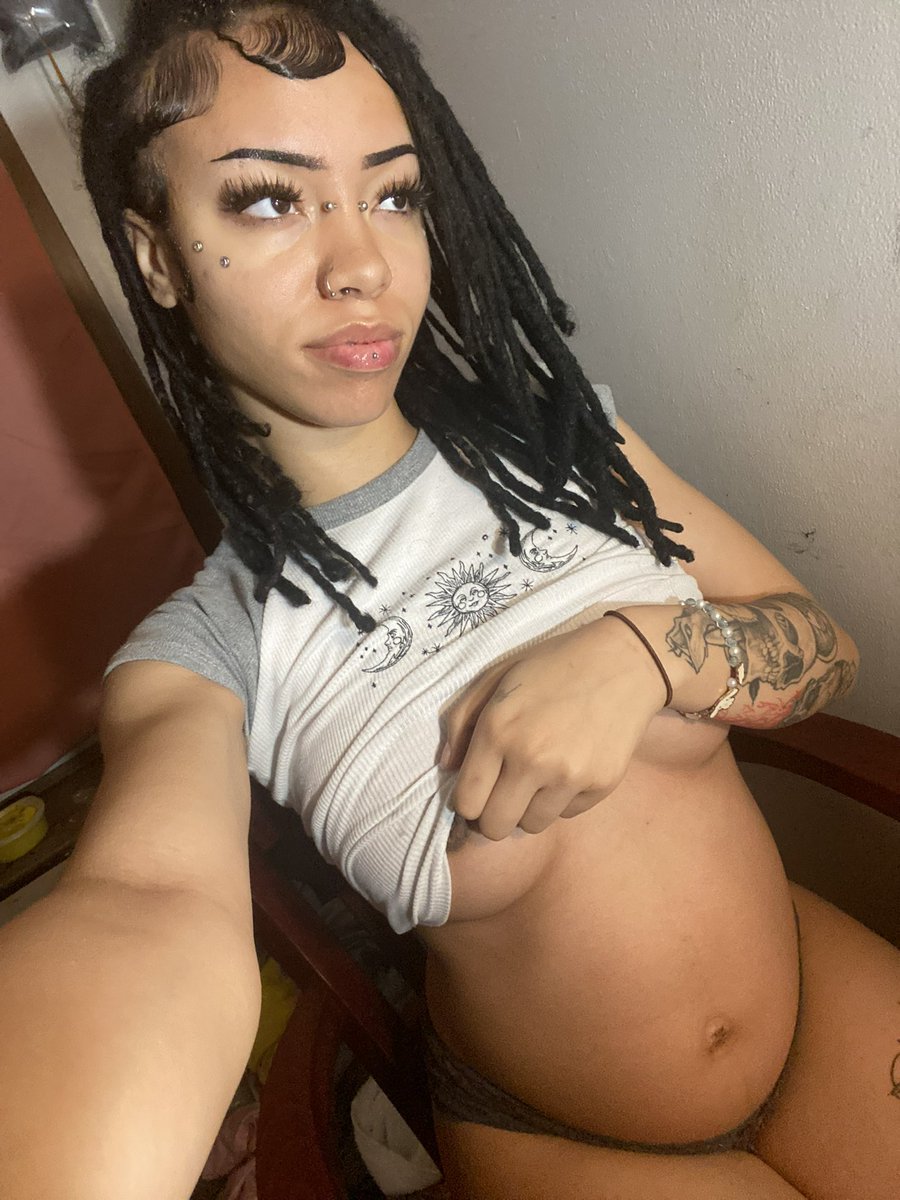 BibiBanxxx's tweet photo. 333. Y’all don’t Rt enough for me. I must not be fuckable. 😞 https://t.co/diAYse7ixv