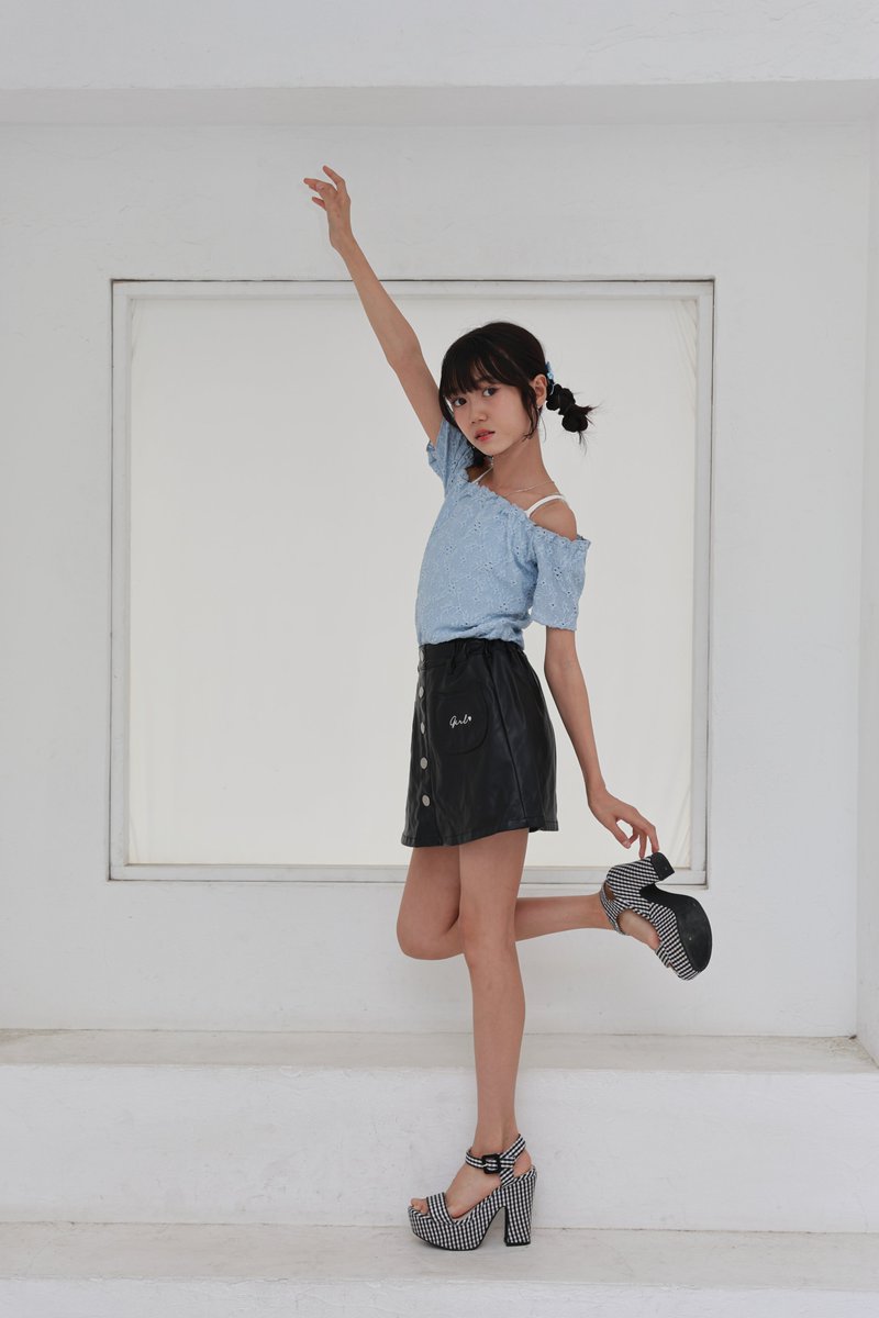 こちらのポージングも素敵ですね 🤗 カッコ可愛いです ✨🥰 ここみん