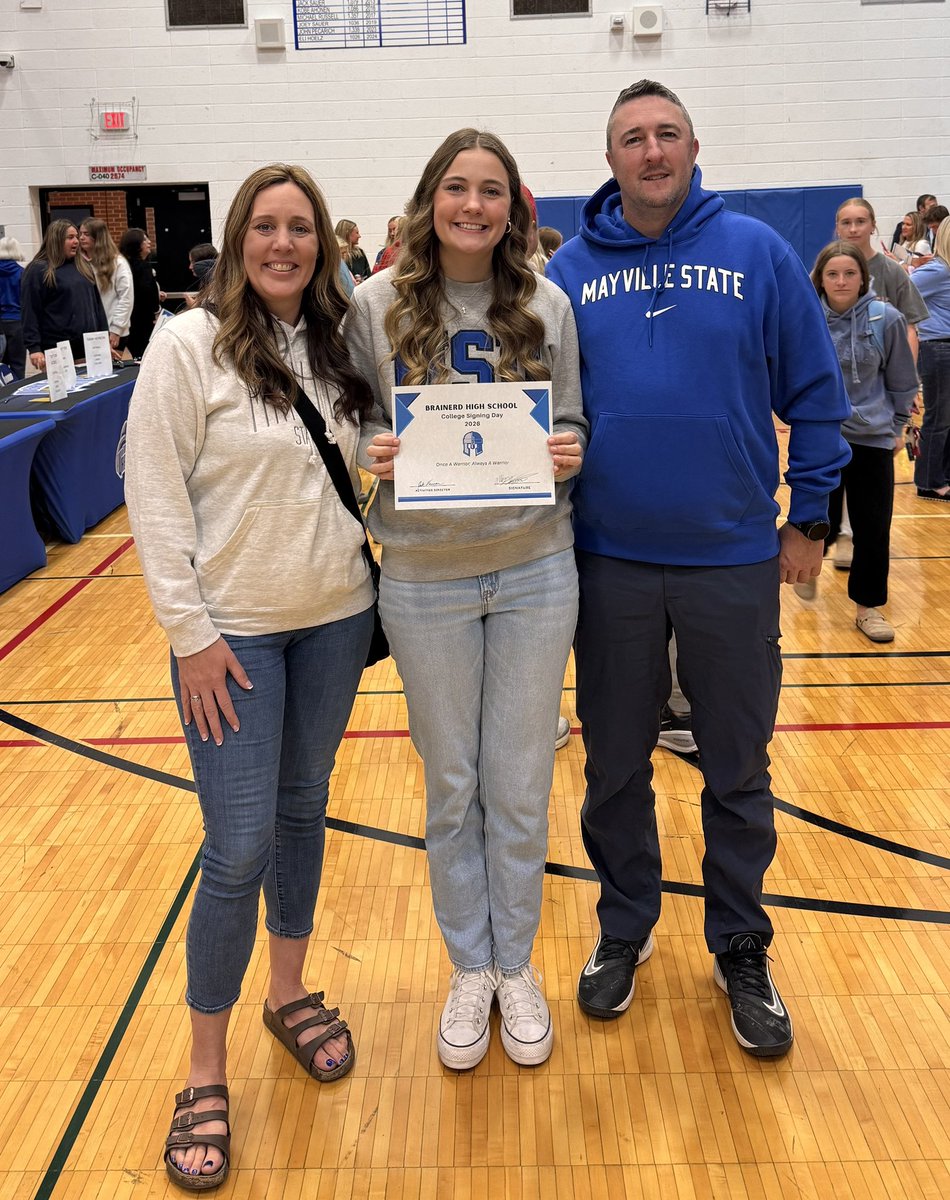 ellenthomes's tweet photo. I am so proud of this girl and the work she has put in.  I know you’ll go great things in college!

@AllisonThomes @CometsWBB https://t.co/ooTF67vVhn