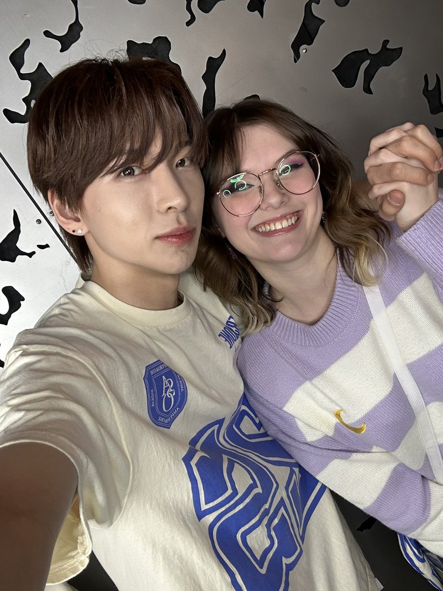 lucee⁷𖧵🍉 missing ampers 😔 tweet media