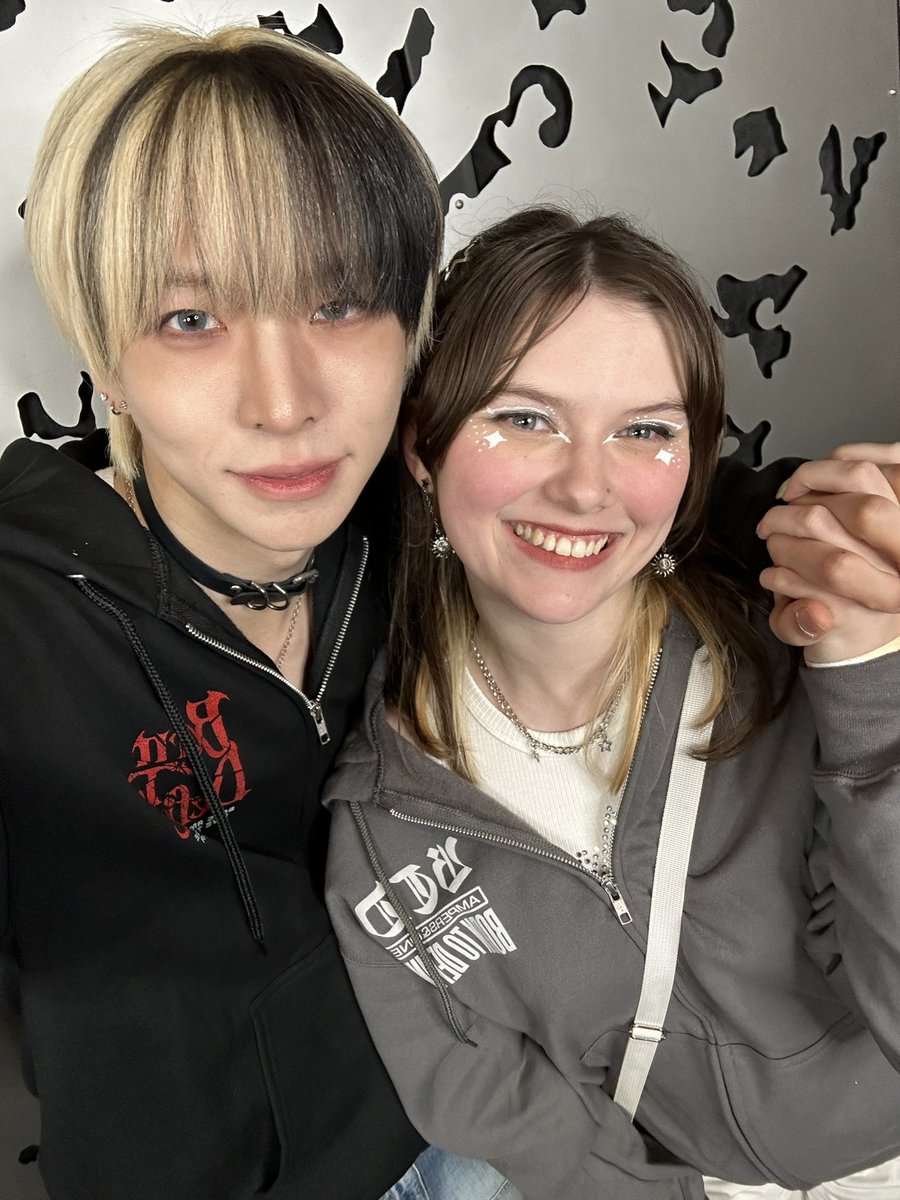 lucee⁷𖧵🍉 missing ampers 😔 tweet media