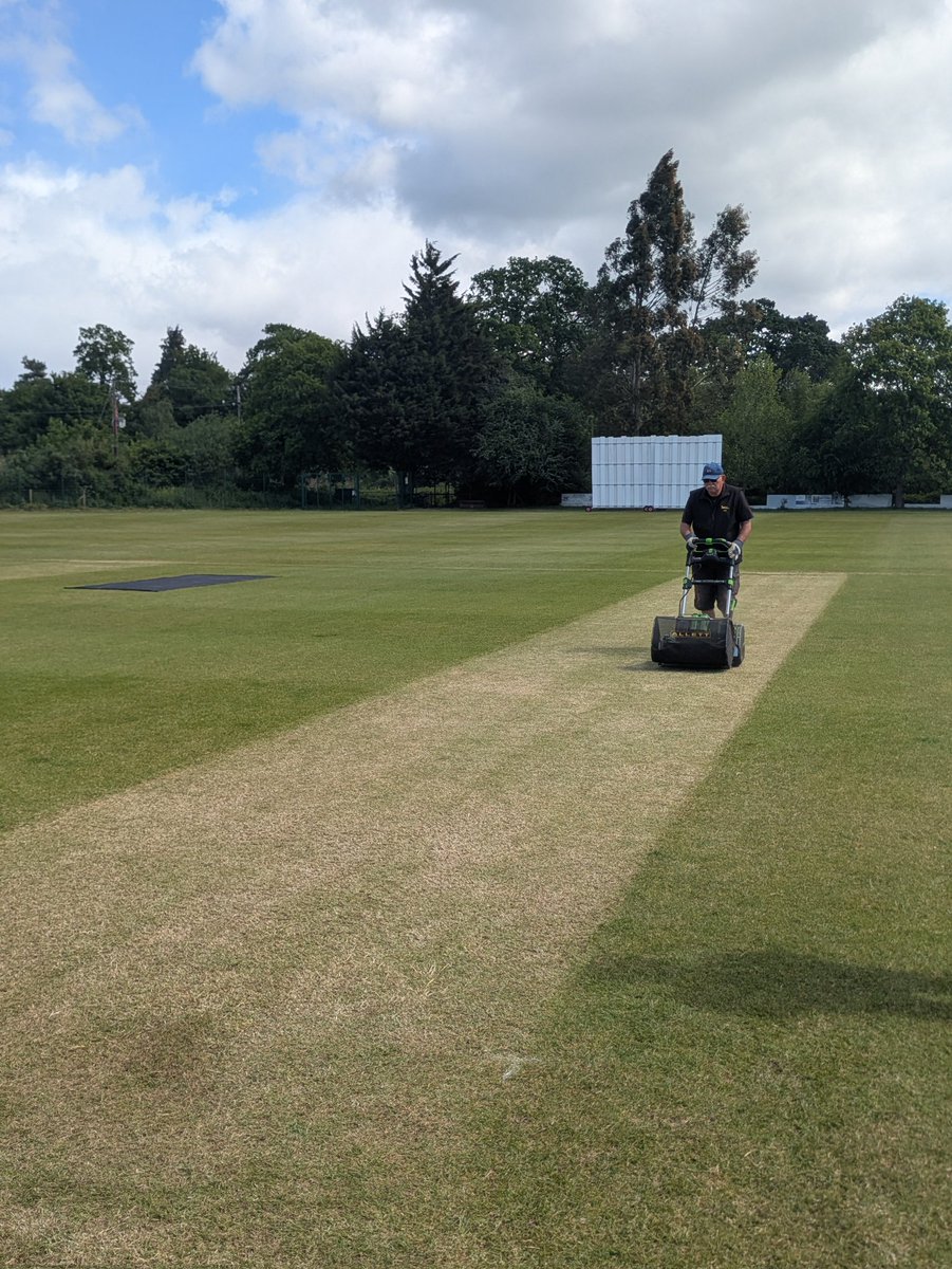 PerrottEngineer's tweet photo. Allett Stirling 51 sport demo today. 
Cutting with 10 blade, scarifier and groomer . https://t.co/BlPl8eAItp