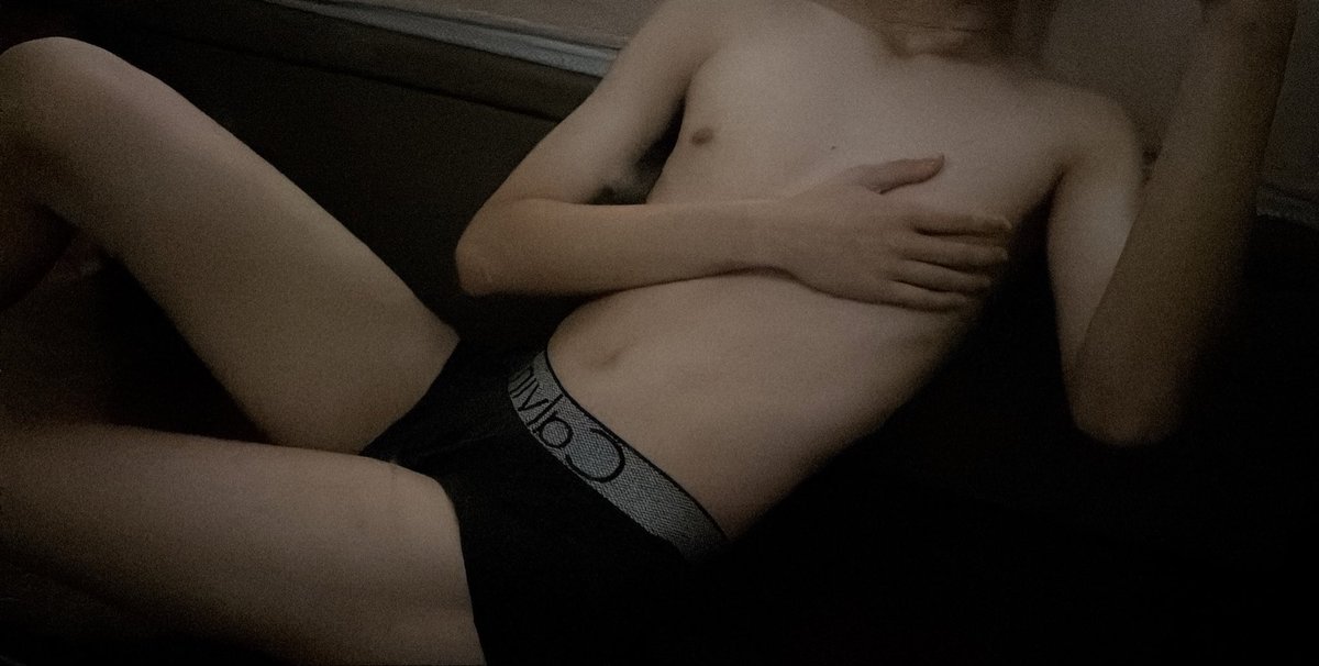 hoethotsntatoes's tweet photo. Need me a sugar daddy #sg https://t.co/taERD9uJaB