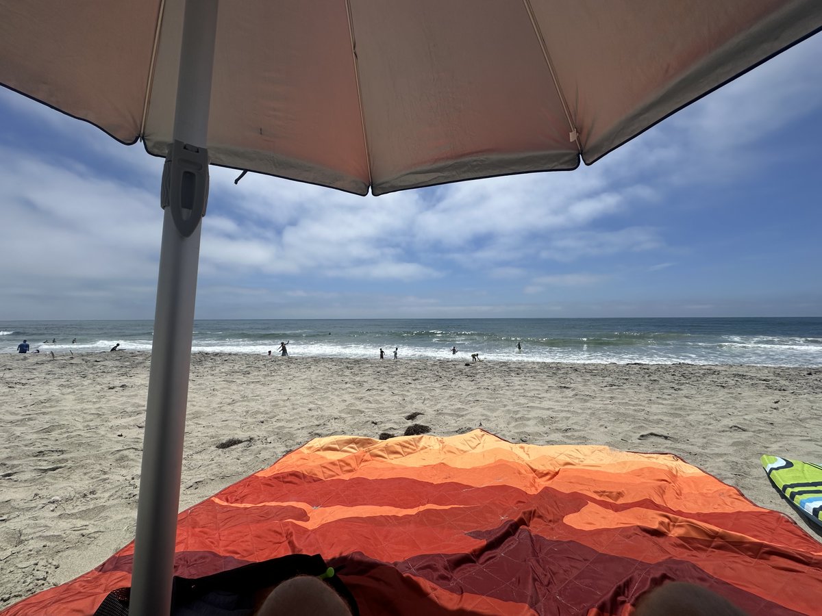 AcdntlyRetired's tweet photo. I can afford a Ferrari, but I don't buy one.  

I can afford a vacation home, but I don't own one.  

Instead, I own time. And that's worth more than both combined. https://t.co/JZ3HRhjISt