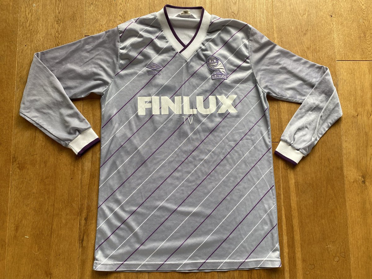 ccfcshirts's tweet photo. @WednesdayShirts @ScunthorpeMWS @umbro The away shirt is not bad either!! https://t.co/xSvK9nXUaH