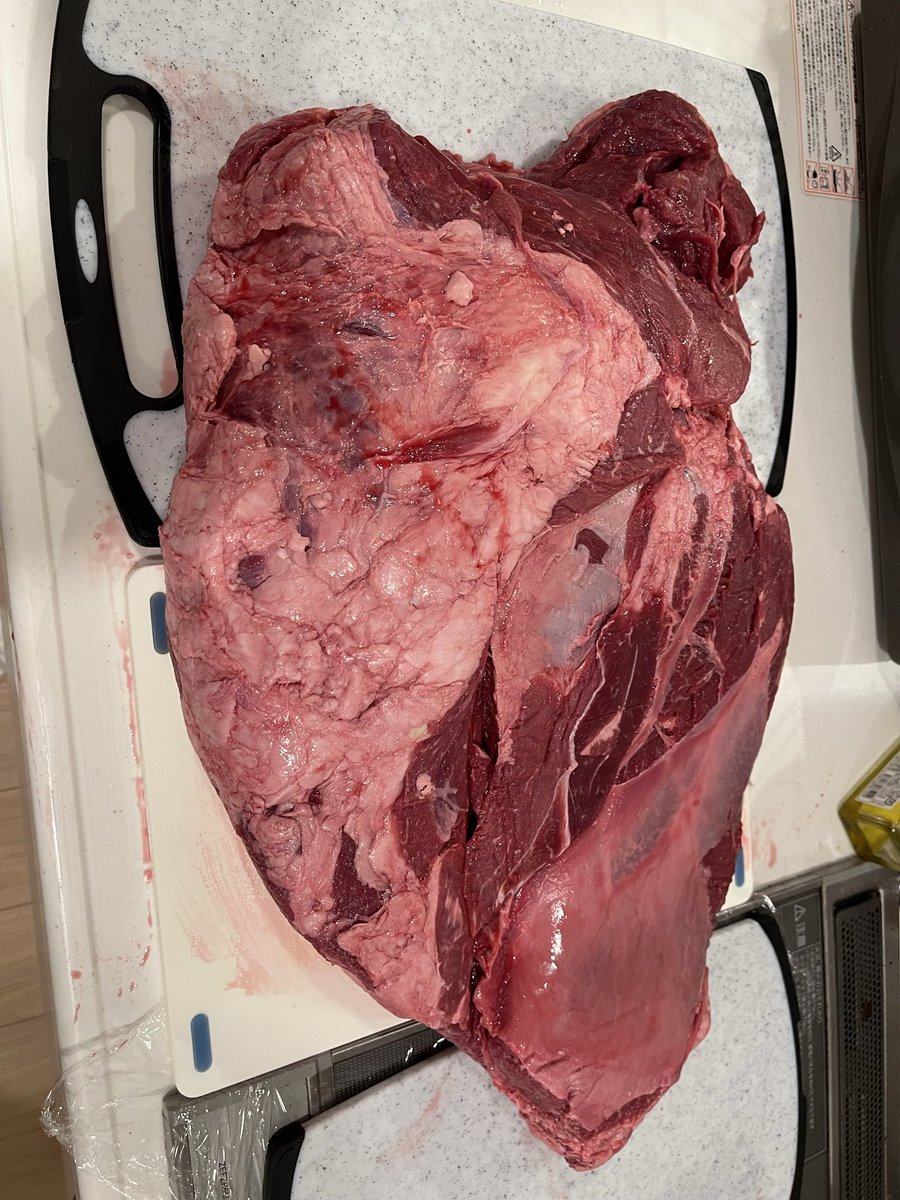 emergency119jkk's tweet photo. 牛ウデ肉の解剖に詳しく方教えてください。
この画像の右下がミスジ、左下がクリミで上がニノウデであってますか？？？
アメリカの兄貴でも日本の兄貴でも韓国の兄貴でも誰でもいいので教えてください。
この肉SNSのパワーを貸してくれー

#BBQ
#BEEF
#CLOD https://t.co/oacNRG8kQV