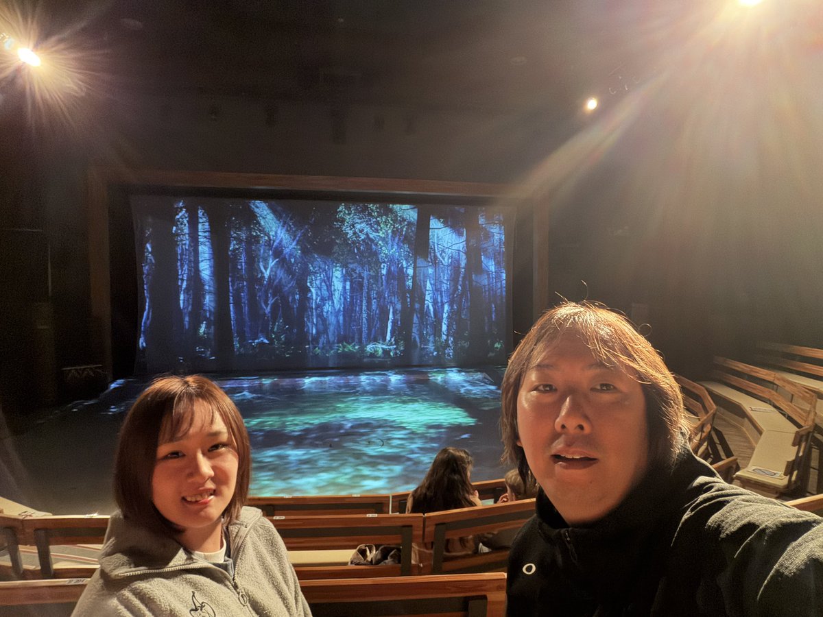 tomo_crazy's tweet photo. 本日は宗谷岬から網走監獄に行って阿寒湖の400キロ強行スケジュール
シアターでロストカムイという舞台を見てきた
紗幕マッピングでアイヌの文化にも触れられとても刺激をうけた https://t.co/BYy8ittMDD