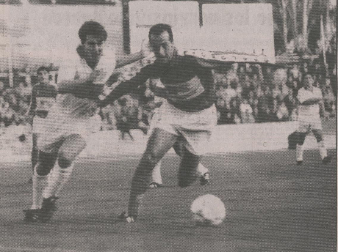eltoledocom's tweet photo. Temporada 1992/93: @CD_Toledo 1 – @racingferrolsad 1.
Segunda División B.
Juan Carlos Pardina, jugador del @CD_Toledo
#Toledo #CDToledo #RacingDeFerrol #Ferrol https://t.co/OWpPCMKOLG