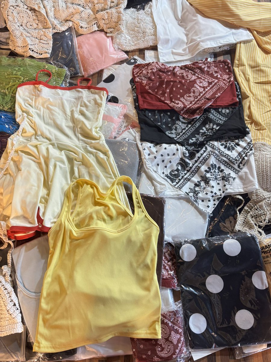 23july_2000's tweet photo. มือหนึ่ง ตัวละ100 บาทคับ
ค่าส่ง 50 (3ตัวส่งฟรี)
#ส่งต่อเสื้อผ้า #ส่งต่อเสื้อมือสอง #ส่งต่อเสื้อผ้ามือสอง #เสื้อผ้ามือสอง #เสื้อผ้ามือสองราคาถูก  #ส่งต่อเสื้อผ้ามือ2 #โล๊ะตู้เสื้อผ้า https://t.co/JUgOVfgDZU