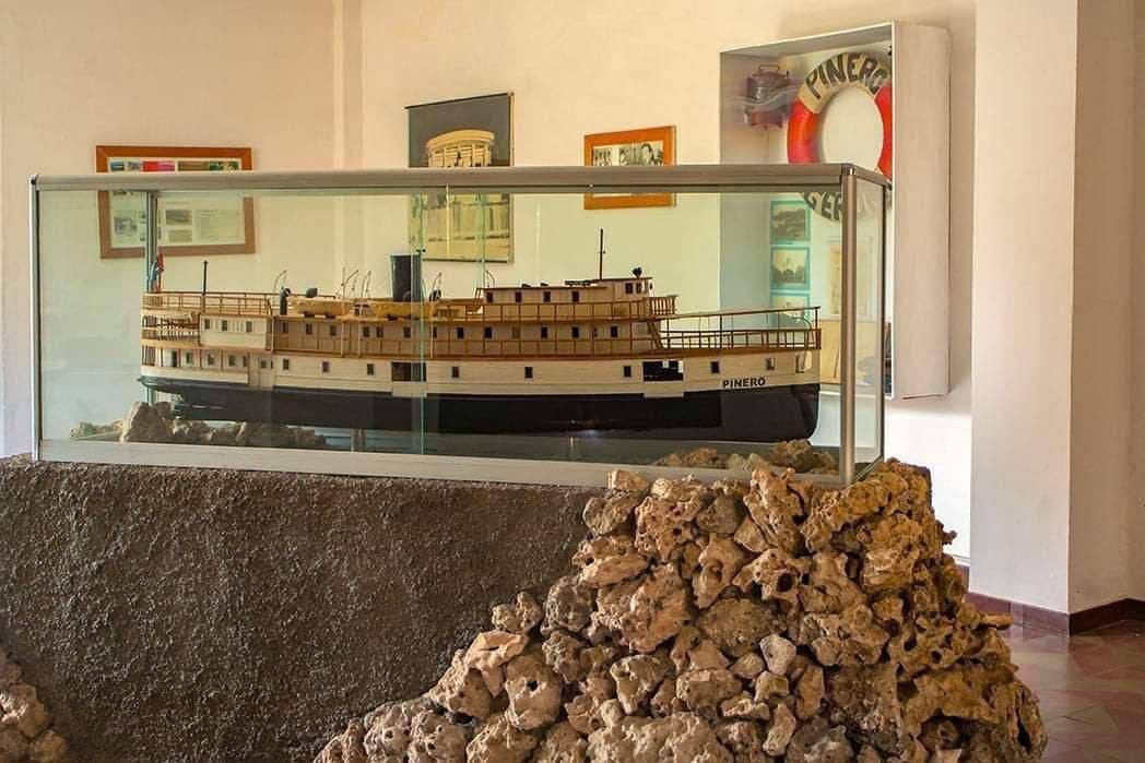 islavisionicrt's tweet photo. 🇨🇺🏦📜 El Museo Municipal de Historia de la Isla de la Juventud está cumpliendo hoy 26 años de fecunda vida. Fue en esta fecha del 13 de mayo del año 2000 cuando abrió sus puertas por primera vez como institución el Museo Municipal de Historia de la Isla de la Juventud. https://t.co/P0rhm2LLNL