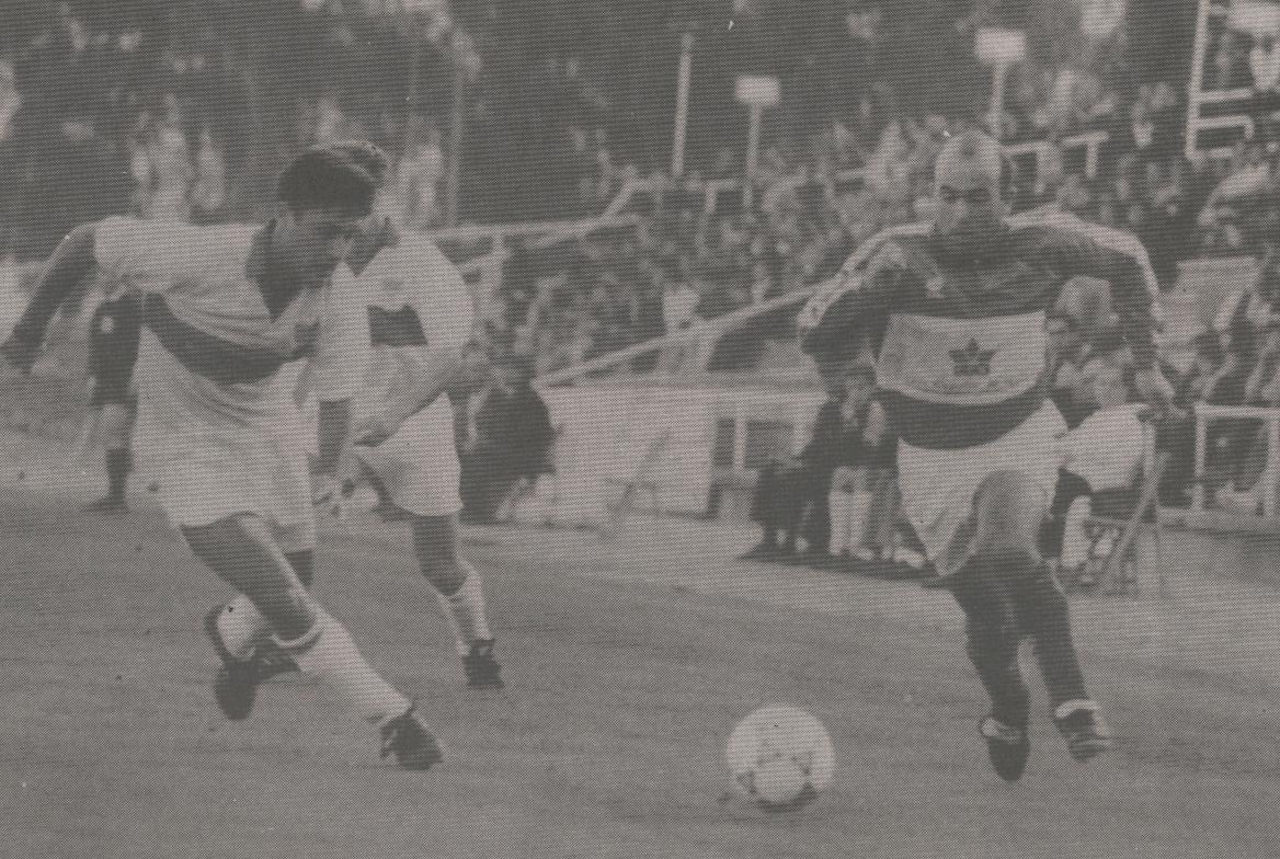 eltoledocom's tweet photo. Temporada 1992/93: @CD_Toledo 1 – @racingferrolsad 1.
Segunda División B.
Marina, jugador del @CD_Toledo
#Toledo #CDToledo #RacingDeFerrol #Ferrol https://t.co/Tjrnu8AdCs