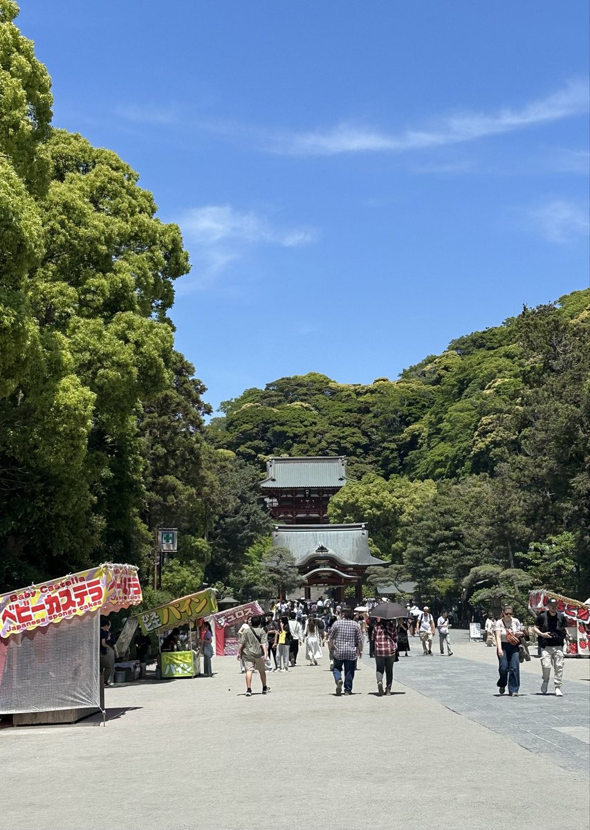 max_ezweb's tweet photo. ５月の鎌倉。いつもの蕎麦屋は大行列の為断念し、チャンスが無かったおにぎり屋へ。お米の食べ比べは思った以上に大満足❗️そして、今年も生チョコかき氷がスタート😄 https://t.co/2ncRsvvyvH
