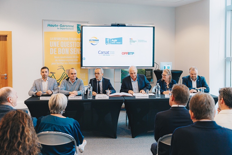 ECOMNEWS tweet media