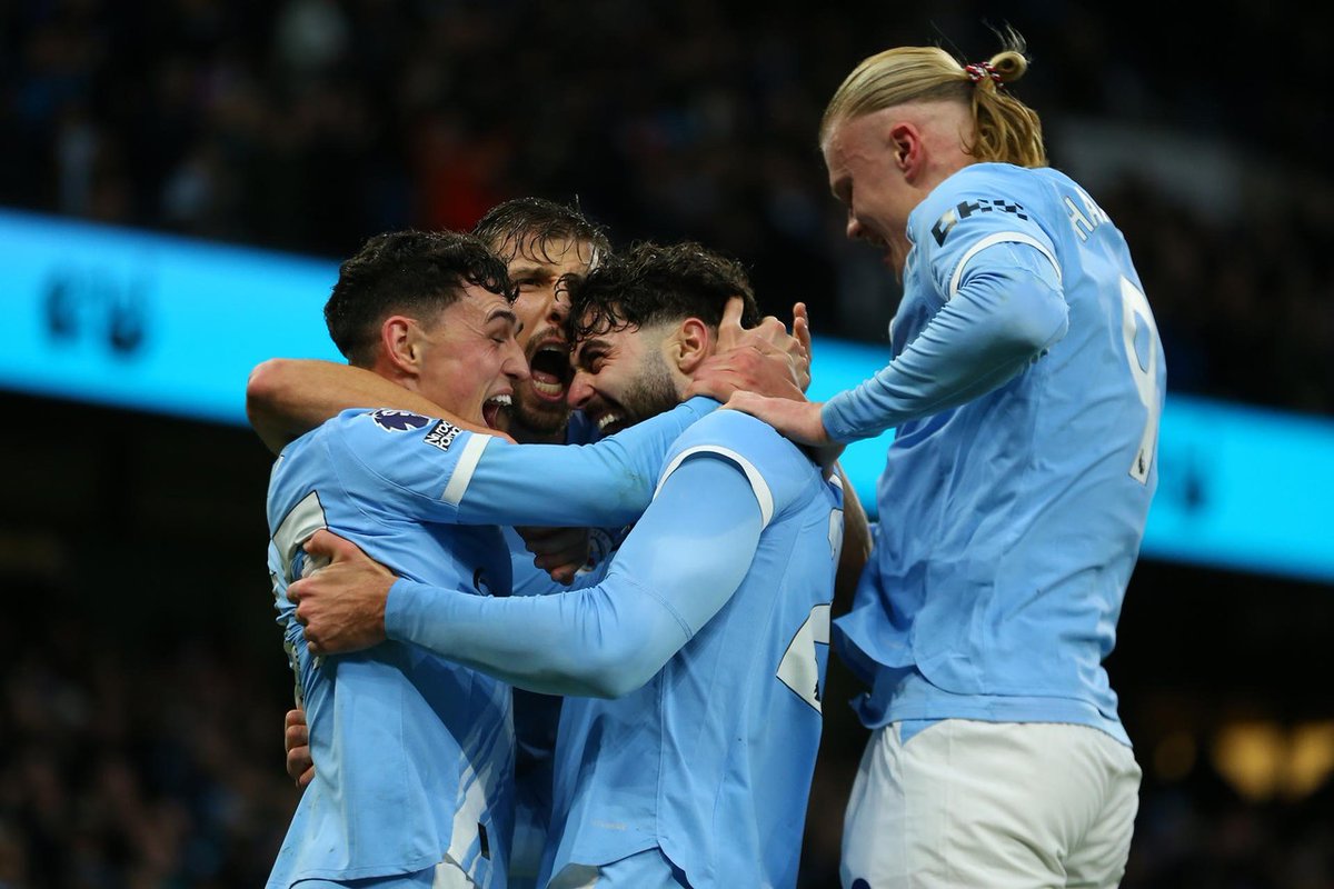 Cloudbet's tweet photo. City must beat Crystal Palace tonight to keep their title race alive! 🏆⚽️ 

Sharps are eyeing the City -2 Asian Handicap (-103), banking on a dominant multi-goal blowout. Despite H2H, some are leaning toward the Under 3.5 for a more controlled tactical battle. https://t.co/dKzt527FiR