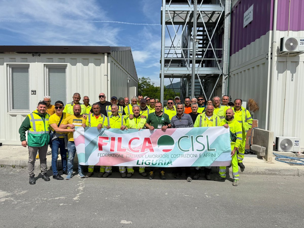 LiguriaCisl's tweet photo. 📣 Oggi assemblea FILCA CISL Liguria con i lavoratori Amplia Infrastructure a Genova. Con il Segretario Generale Andrea Tafaria e Paolo Pastorino di INAS CISL Liguria grande partecipazione sui temi della sicurezza, INAIL, pensioni e tutela dei lavoratori. Altre iniziative nei prossimi giorni. #FILCACISL #INASCISL