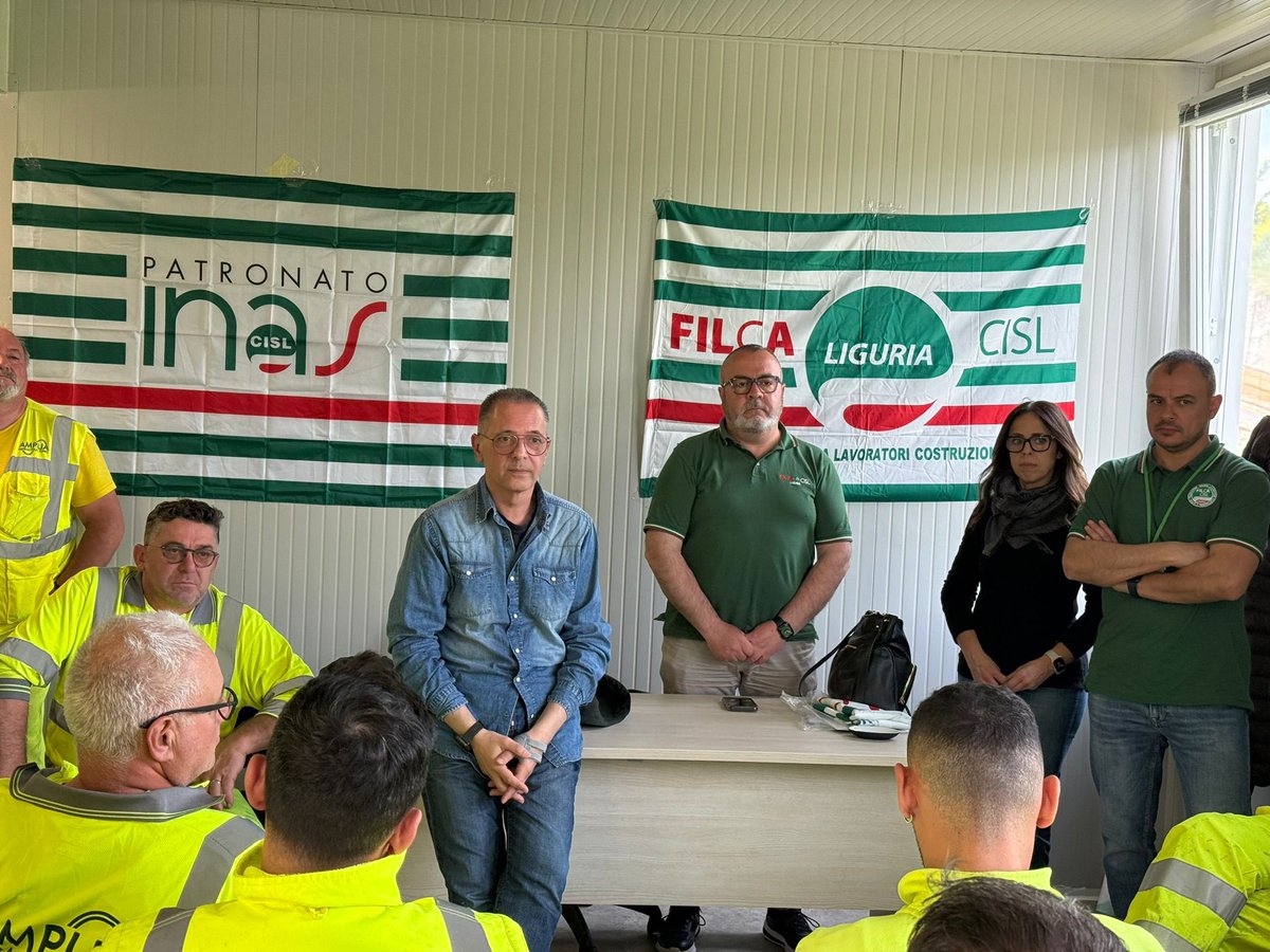 LiguriaCisl's tweet photo. 📣 Oggi assemblea FILCA CISL Liguria con i lavoratori Amplia Infrastructure a Genova. Con il Segretario Generale Andrea Tafaria e Paolo Pastorino di INAS CISL Liguria grande partecipazione sui temi della sicurezza, INAIL, pensioni e tutela dei lavoratori. Altre iniziative nei prossimi giorni. #FILCACISL #INASCISL
