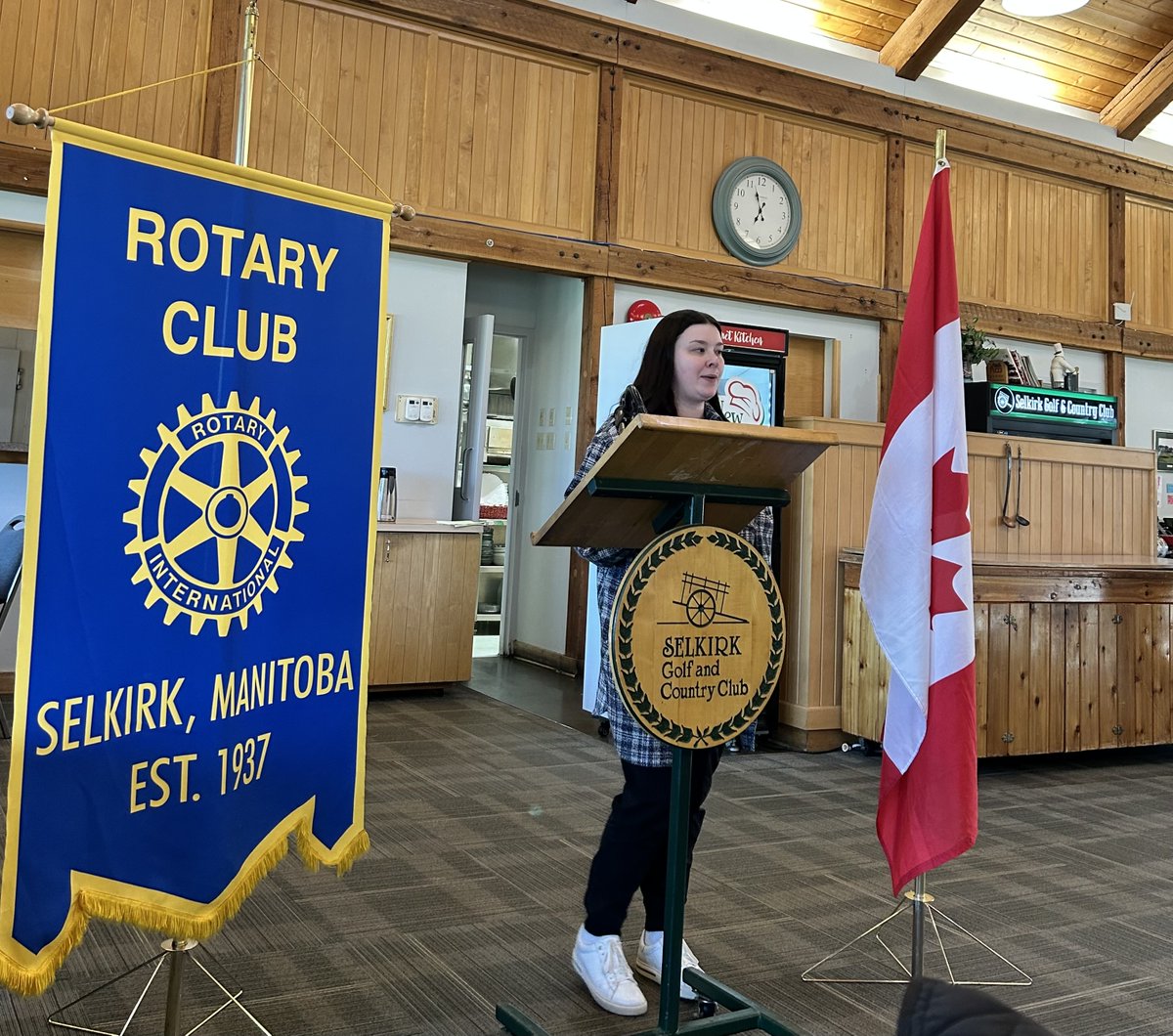 RedRiverBasin's tweet photo. On Monday, Rebecca and Chris from our Winnipeg office attended the Selkirk Rotary Club meeting and had the opportunity to speak about the RRBC's ongoing activities and the Netley-Libau Marsh restoration project. Thank you for having us! https://t.co/QDlcfKMjYX