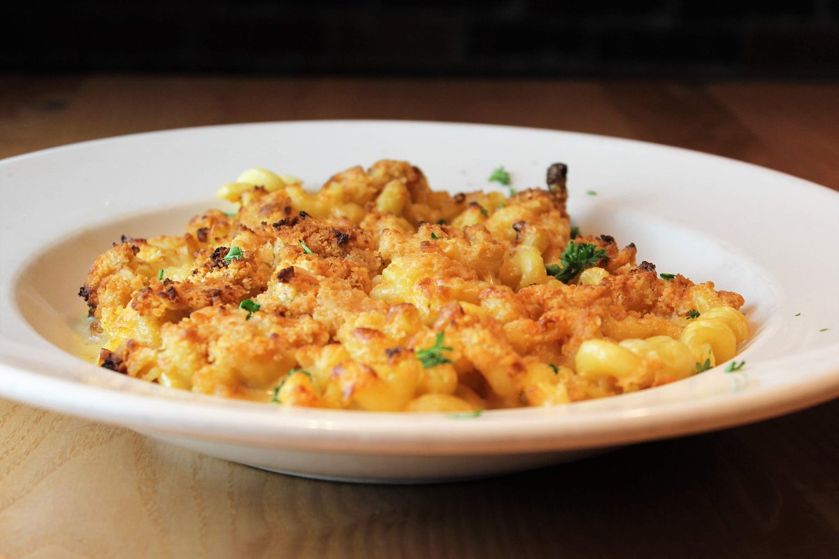 BarleyHouse's tweet photo. Our guests can't get enough of Mac N' Cheese Your Way 🧀 Corkscrew cavatappi pasta, a crisp Ritz cracker crust, and rich Guinness cheese sauce make this a standout favorite at The Barley House Restaurant &amp; Tavern 😋 #BarleyHouse #MacNCheese #TavernFavorites https://t.co/07tgRCUhKF