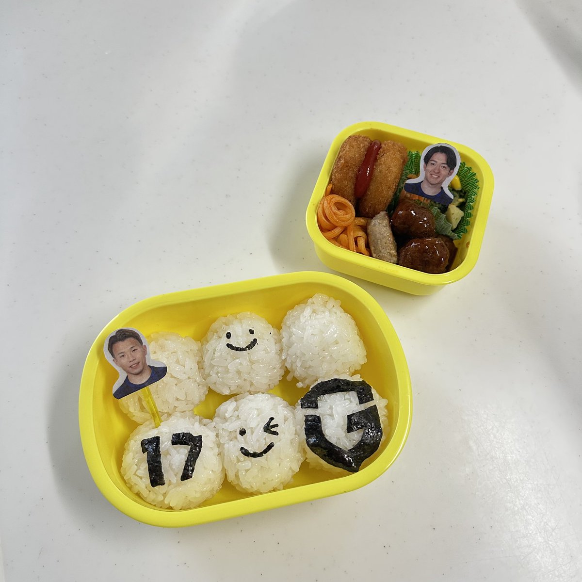 a2646u's tweet photo. 【重要】 _____激選の結果見事にお二方が当選されましたので春の遠足のお供とさせて頂きました🔵⚫️

〜ガンバリュックにモフレムレジャーシートとモフレムハンカチを添えて〜 https://t.co/kBSlTIapVM