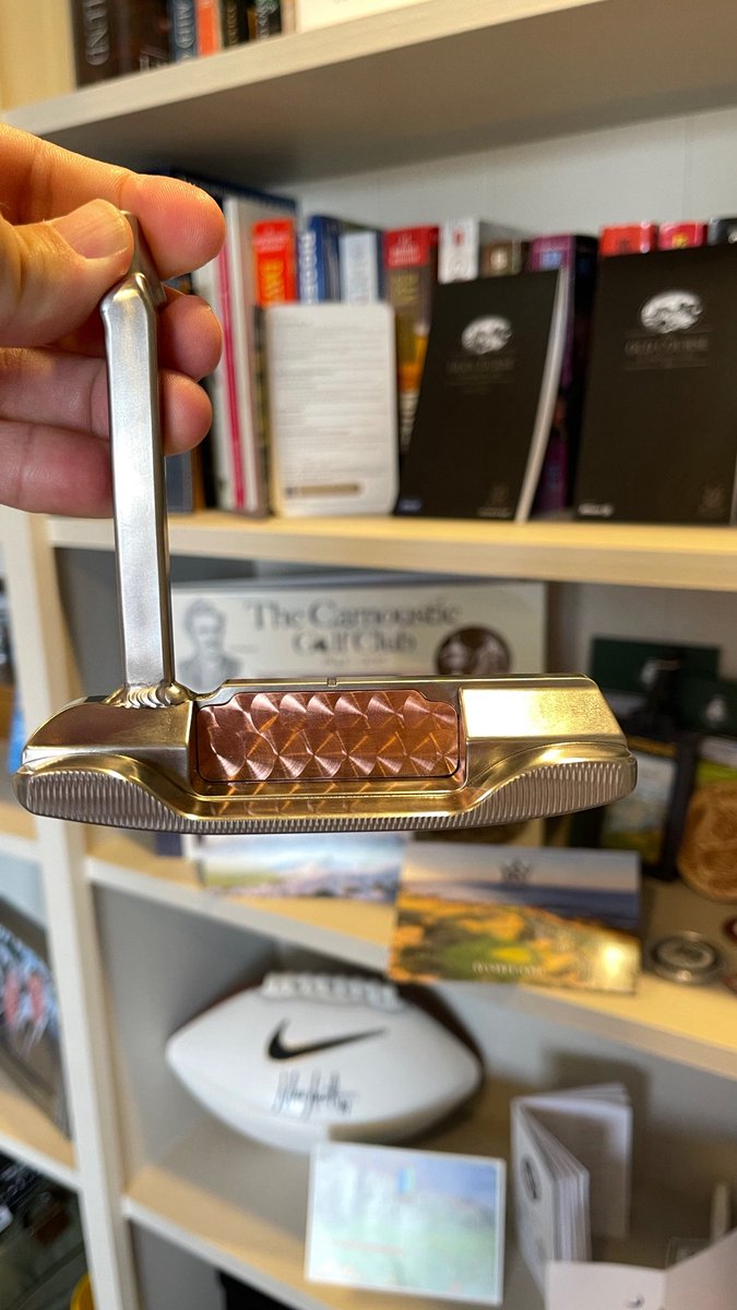 smith_jon22's tweet photo. @RetroGolfGame Example of face milling and copper inlay. I milled the bumpers on the one and bead blasted to finish. No oxidation in the steel or inlay here. https://t.co/ieG5EzSma5