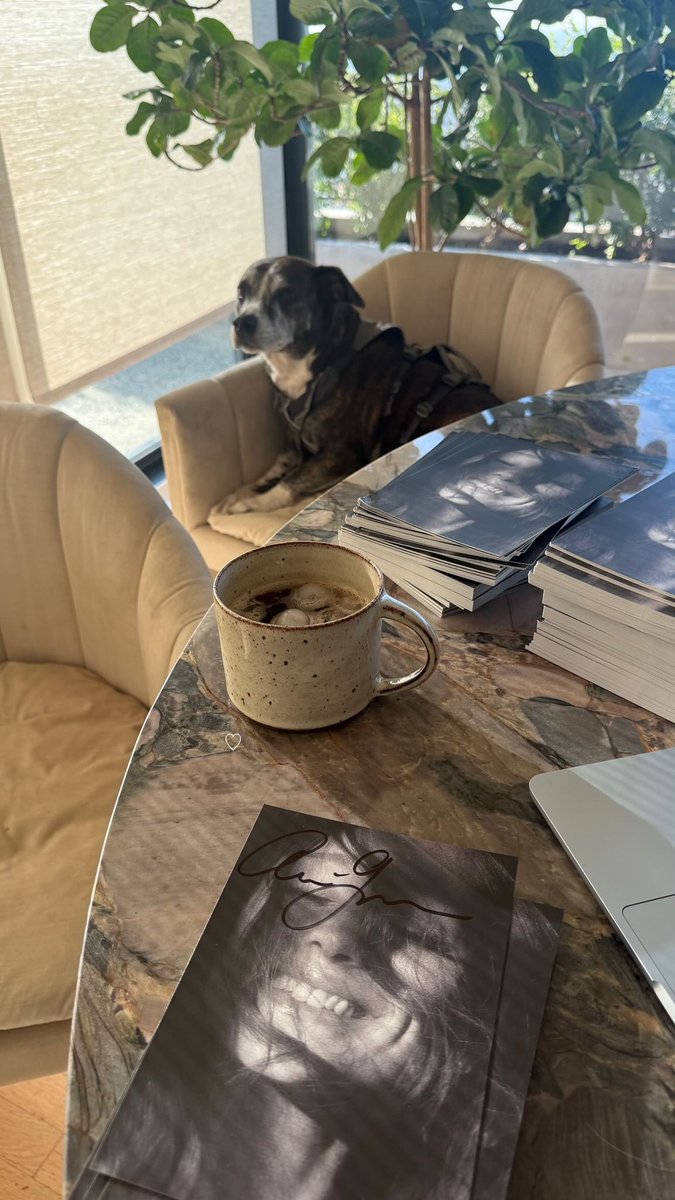 Ariana Grande Today ꕤ tweet media