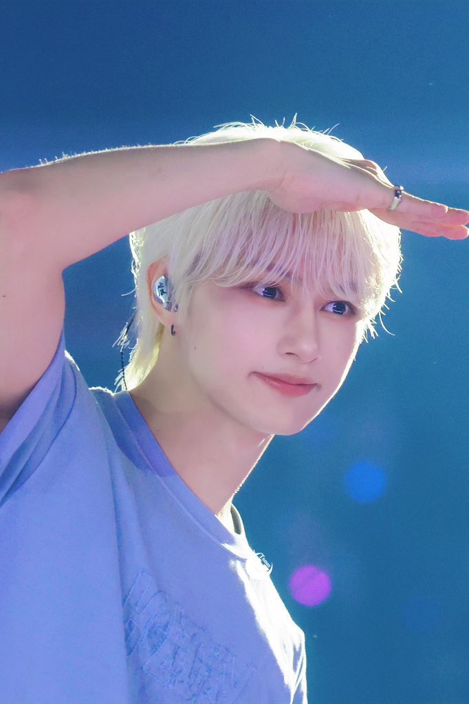 휖 tweet media